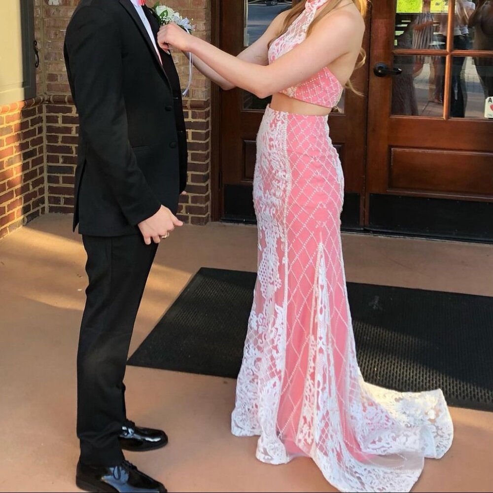 Gown/Prom Dress - Picture 1 of 3
